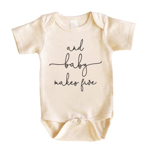 Bump and Beyond Designs Pregnancy Announcement, Baby Makes Five - color: Oatmeal, size: 0-3 Months