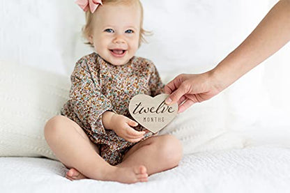 Kate & Milo Wooden Heart Baby Monthly Milestone Discs - color: Heart