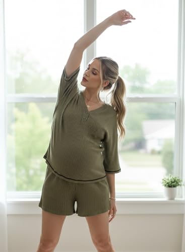 BLENCOT Maternity Pajamas Nursing Set Shorts Pregnancy Pj Sets - color: Four Leaf Clover, size: Small