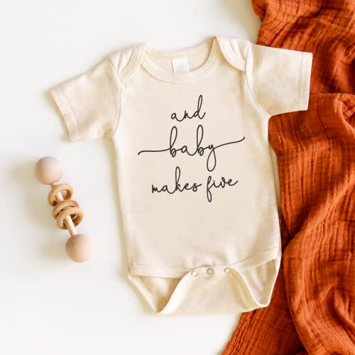 Bump and Beyond Designs Pregnancy Announcement, Baby Makes Five - color: Oatmeal, size: 0-3 Months