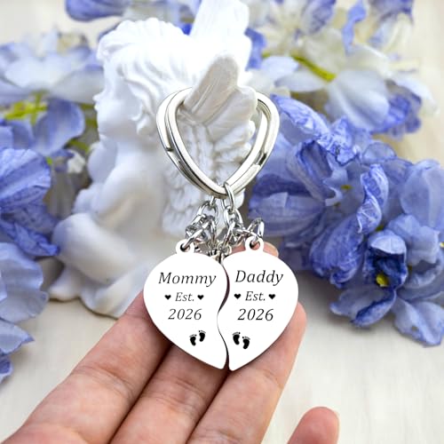 2ps Sweet New Parents Gifts for Couples Daddy and Mommy Est 2026 Keychains